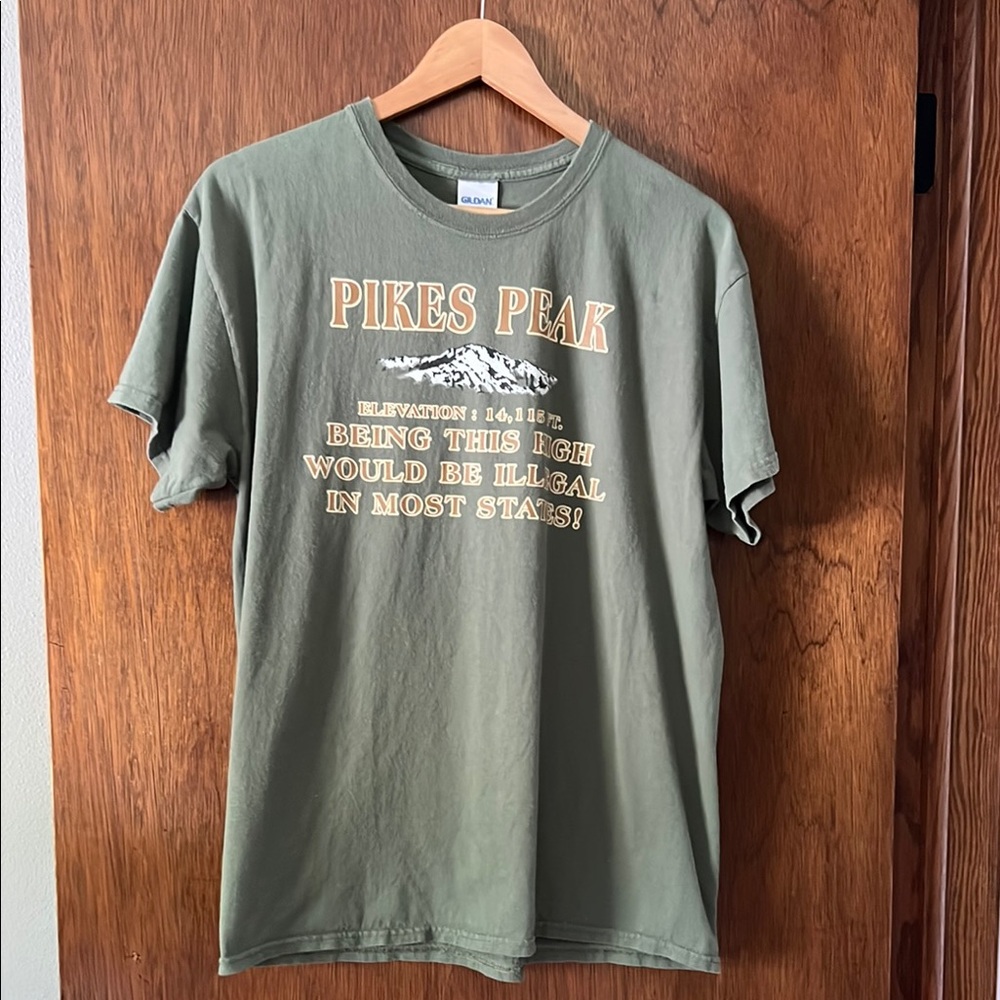Unisex Green Pikes Peak T-shirt